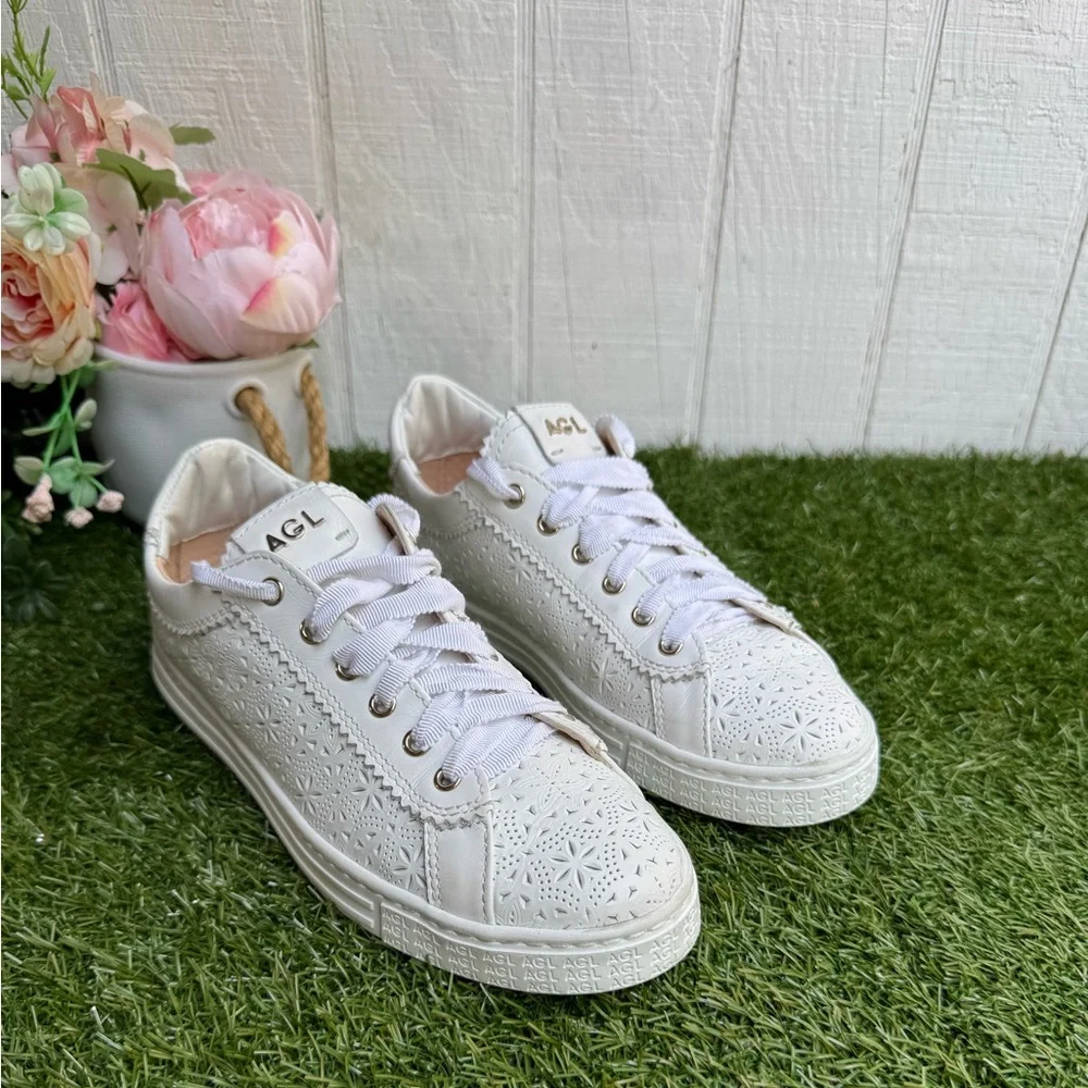 AGL Sade Spring White Flower Cut Out Sneaker $425 size 35.5 US 5.5 leather
